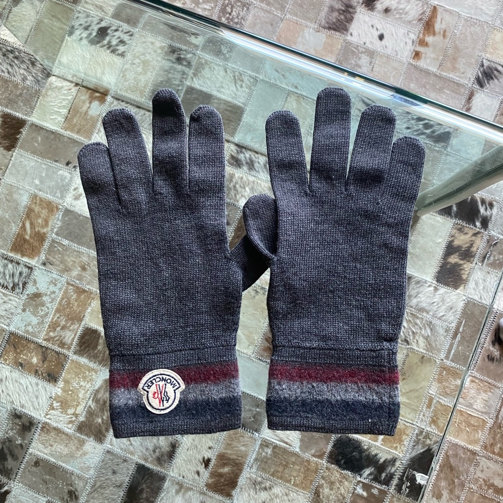 Moncler men’s gloves L size